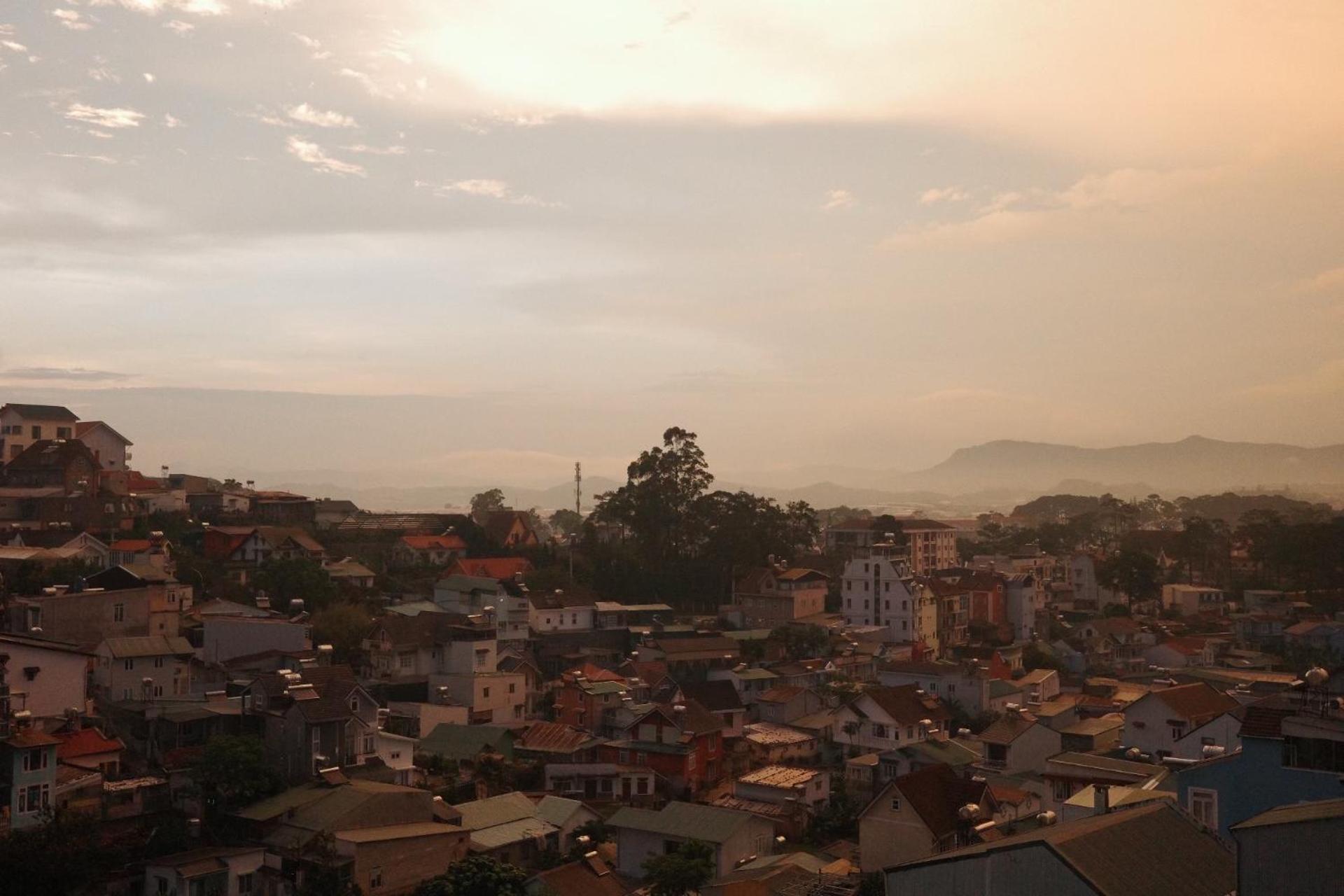 Cherry Suites Dalat Exterior photo
